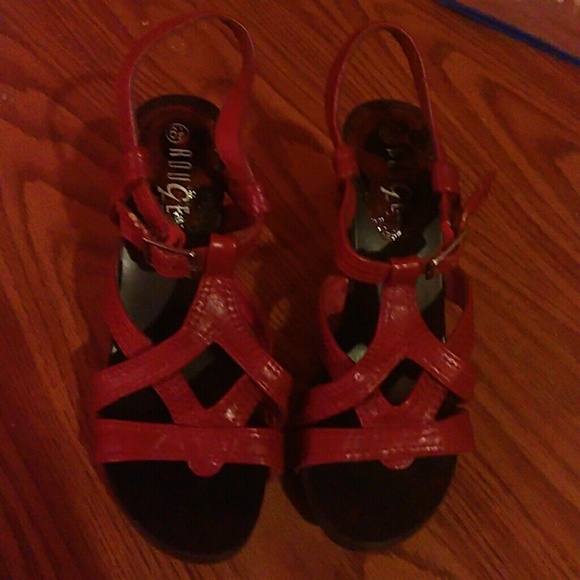 Rouge Helium Shoes - Rouge Helium Heels